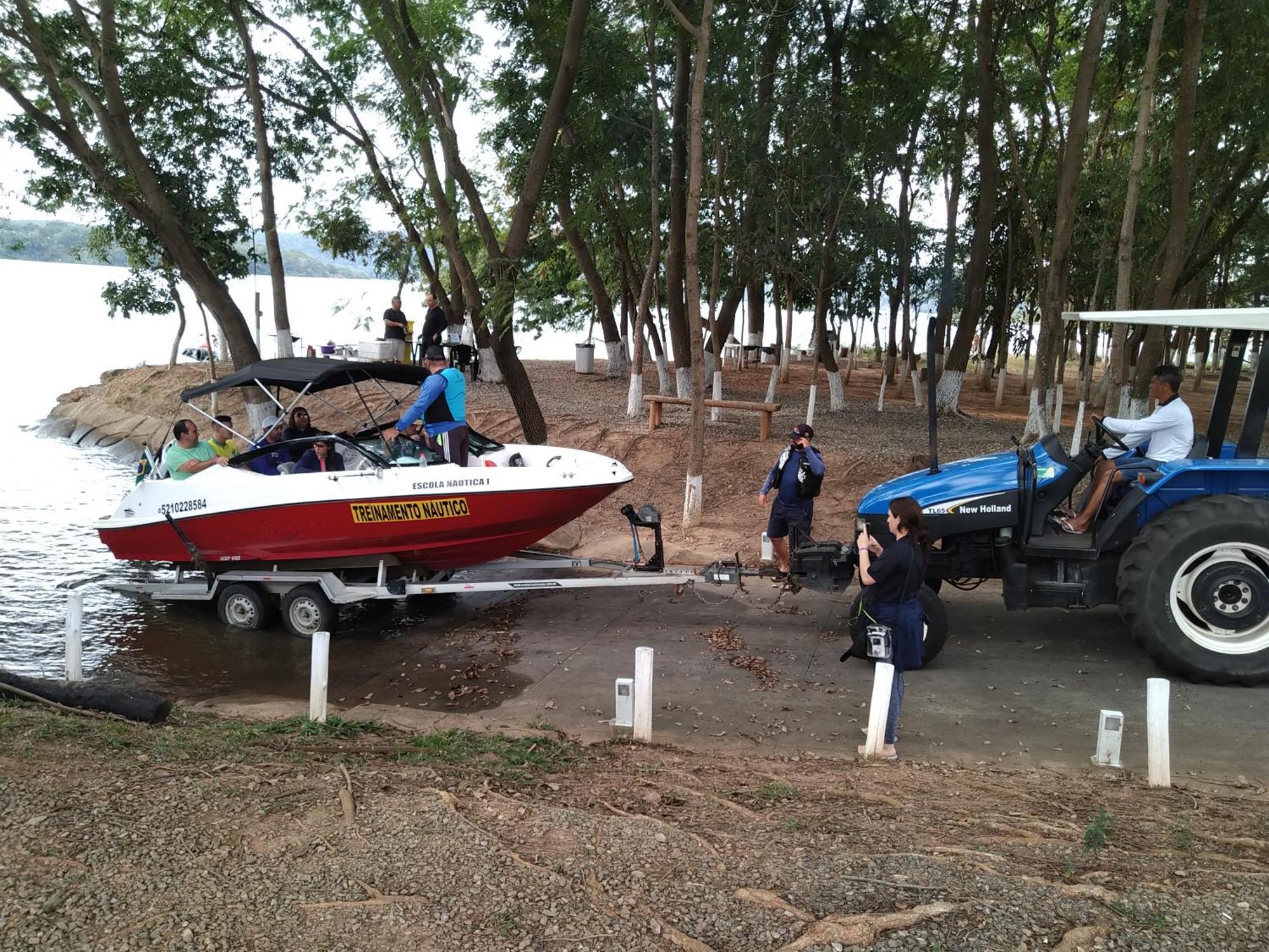 Apartamento Do Lago, Com Churrasqueira Privativa , Cozinha , Internet Banda Larga, Rampa Barco E Jet, Pesqueiro - B101 Caldas Novas Luaran gambar