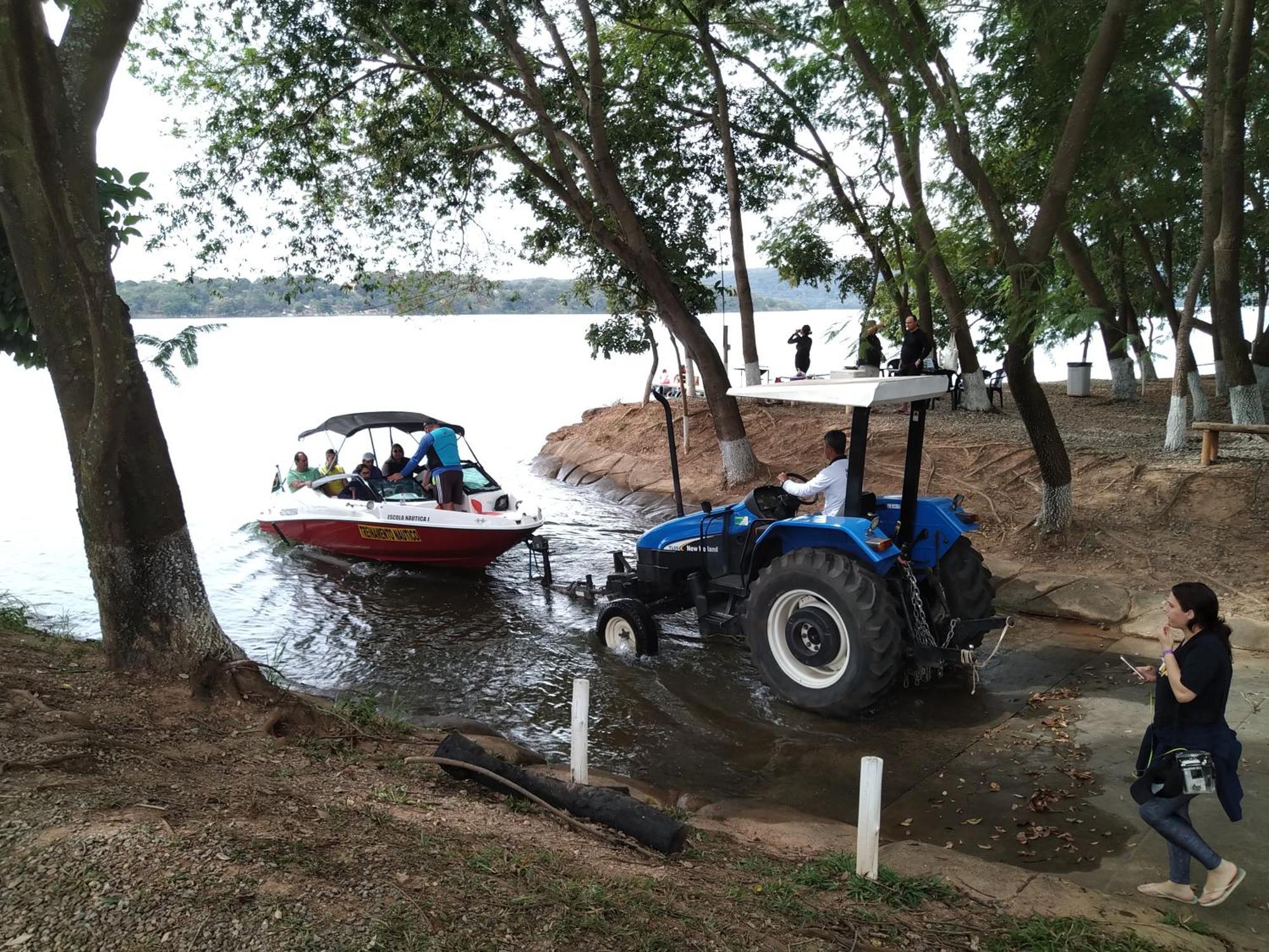 Apartamento Do Lago, Com Churrasqueira Privativa , Cozinha , Internet Banda Larga, Rampa Barco E Jet, Pesqueiro - B101 Caldas Novas Luaran gambar